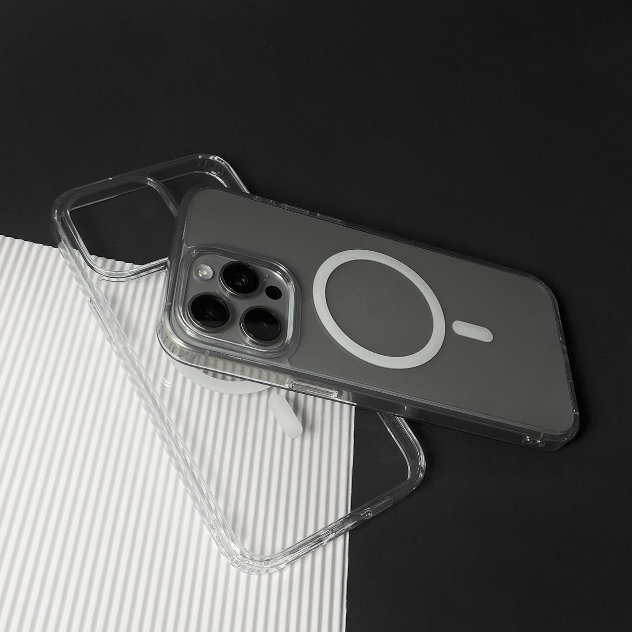 FIBRA Crystal Case with MagSafe iPhone 15 Plus