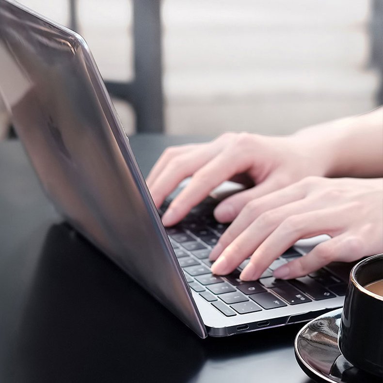 WiWU Накладка Crystal Shield Case для MacBook Pro 14.2