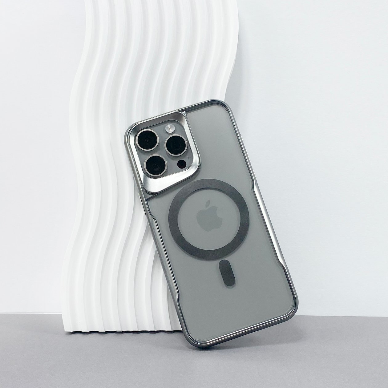 FIBRA  Absolute case with MagSafe iPhone 15 Pro