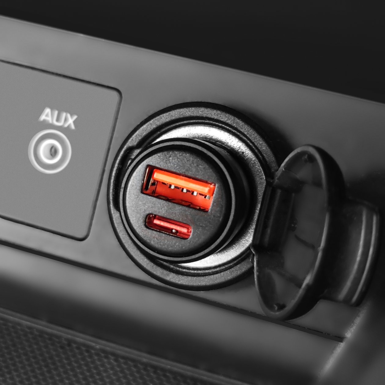 CC602B - Budi Mini Car Charger 30W PD+QC3.0