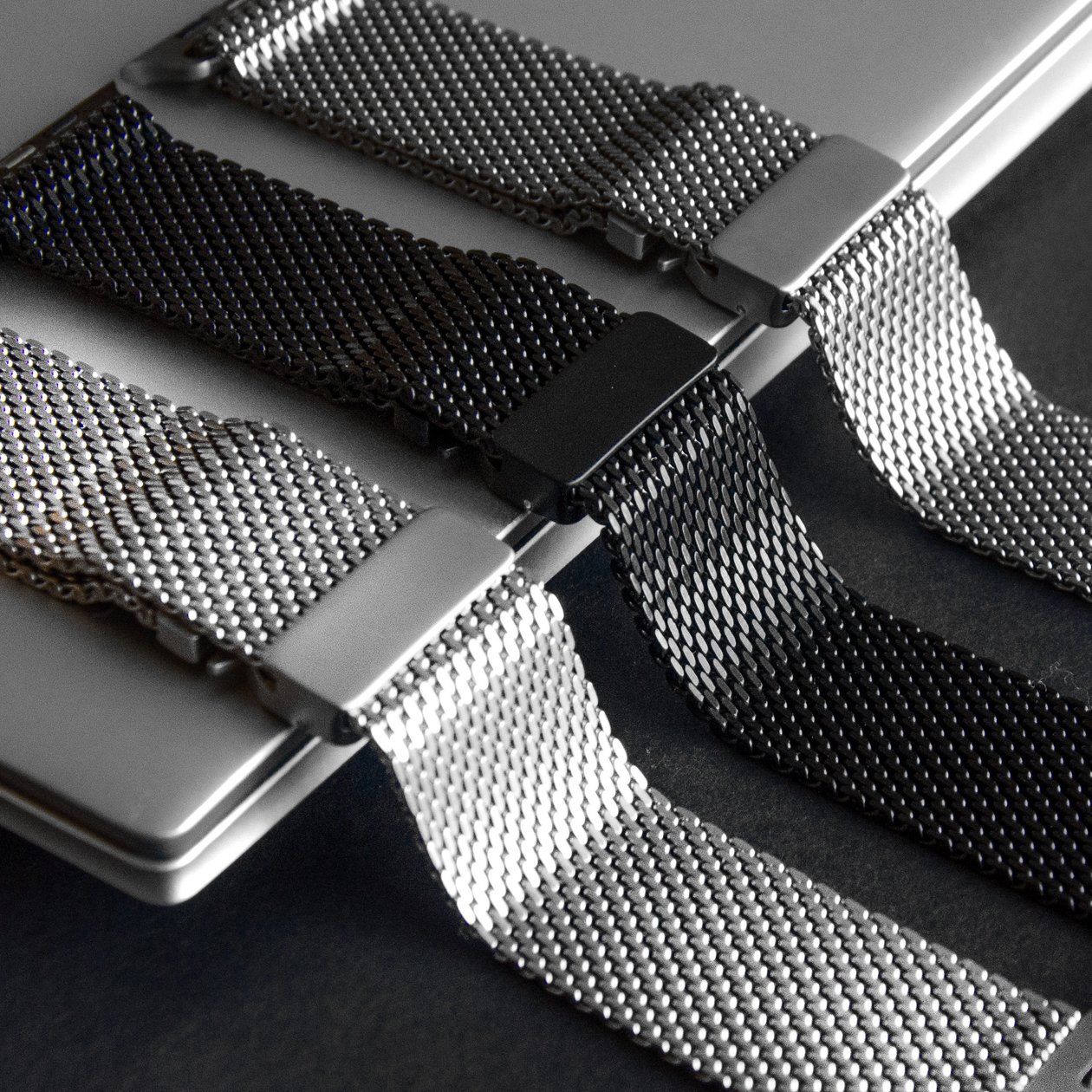 Ремешок Apple Watch Titanium Milanese Loop 42/44/45/49