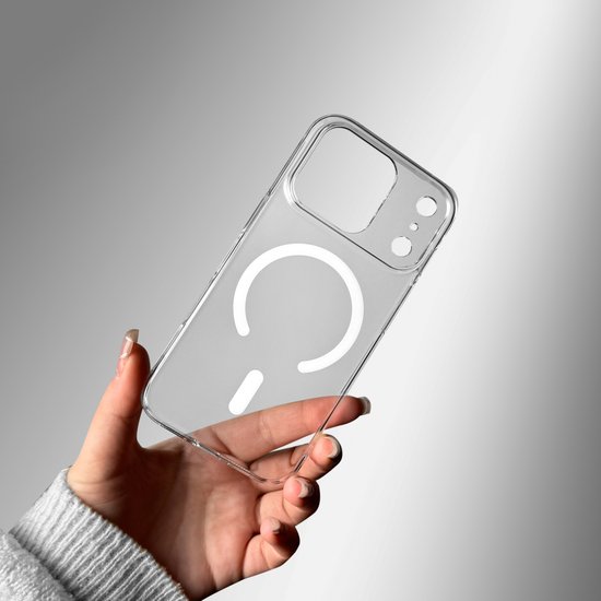 FIBRA Clear Сase with MagSafe iPhone 17