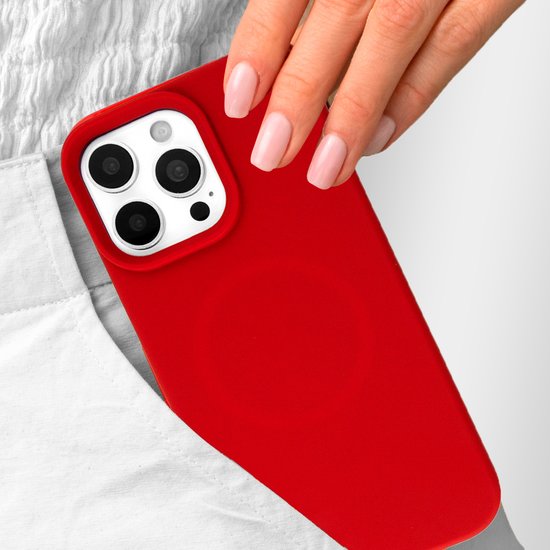 FIBRA Full Silicone Cover with MagSafe iPhone 17