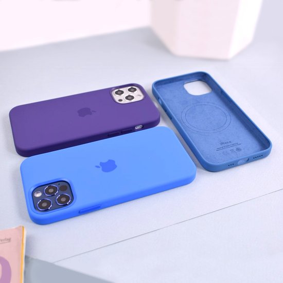 Silicone Case with MagSafe iPhone 13 Pro Max