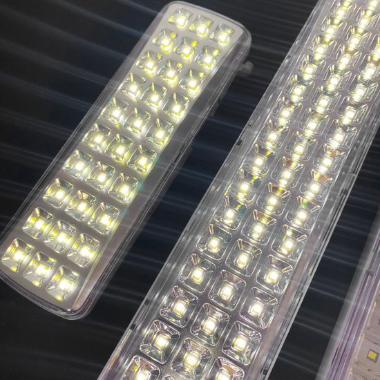 Лампа ACK AC01-00330 60LED