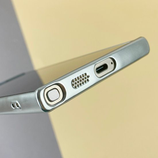 FIBRA Titanium with MagSafe case iPhone 15 Pro