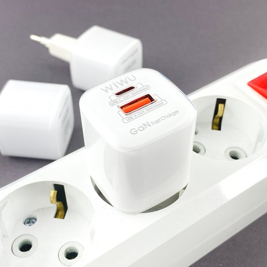 WIWU СЗУ Wi-U016 Jello 20W PD Gan Fast Charger