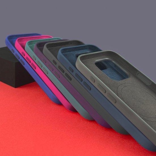 Silicone Case with MagSafe iPhone 16